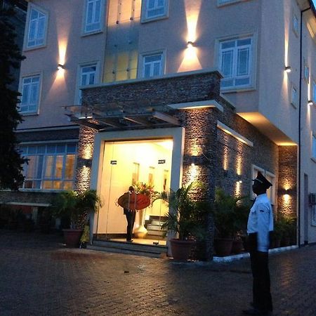 Grandbee Suites Ikeja Exterior foto
