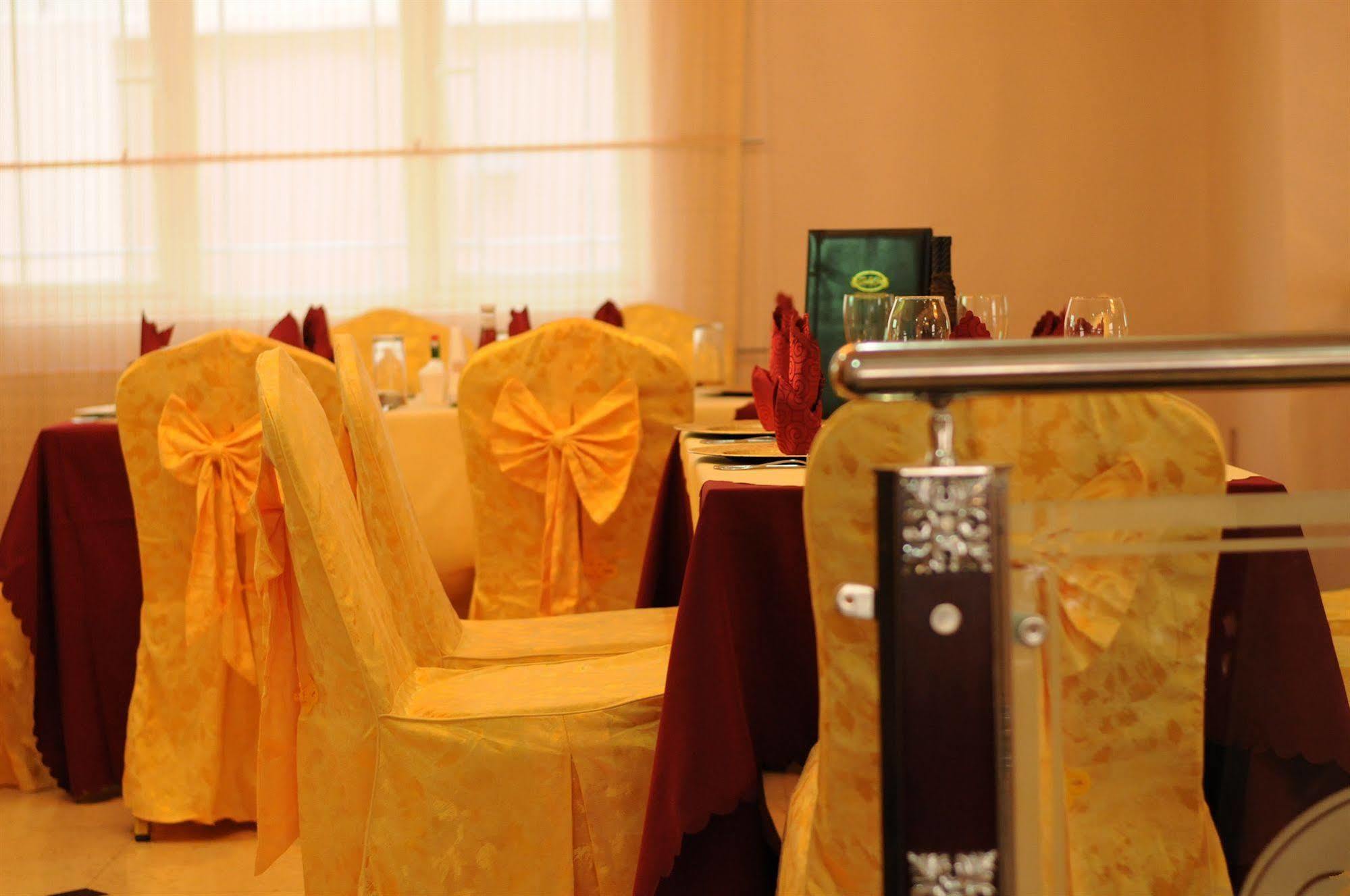 Grandbee Suites Ikeja Exterior foto